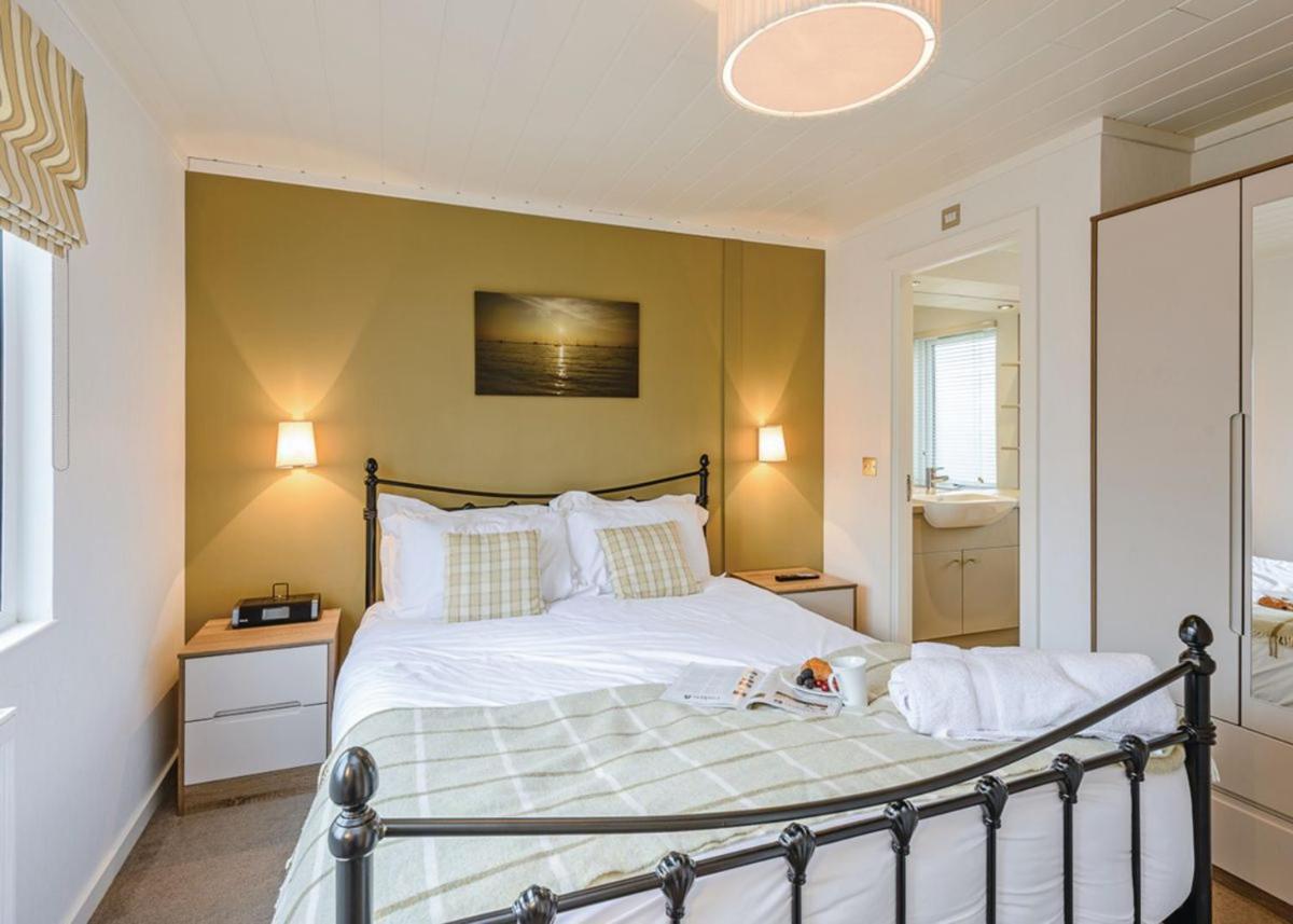 Hotel Woodside Coastal Retreat Fishbourne  Exterior foto